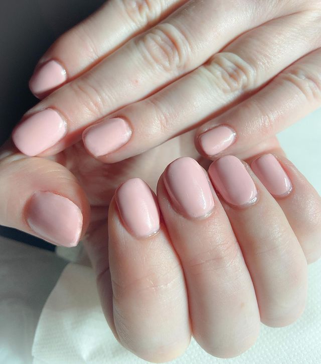Short pink gel nail ideas